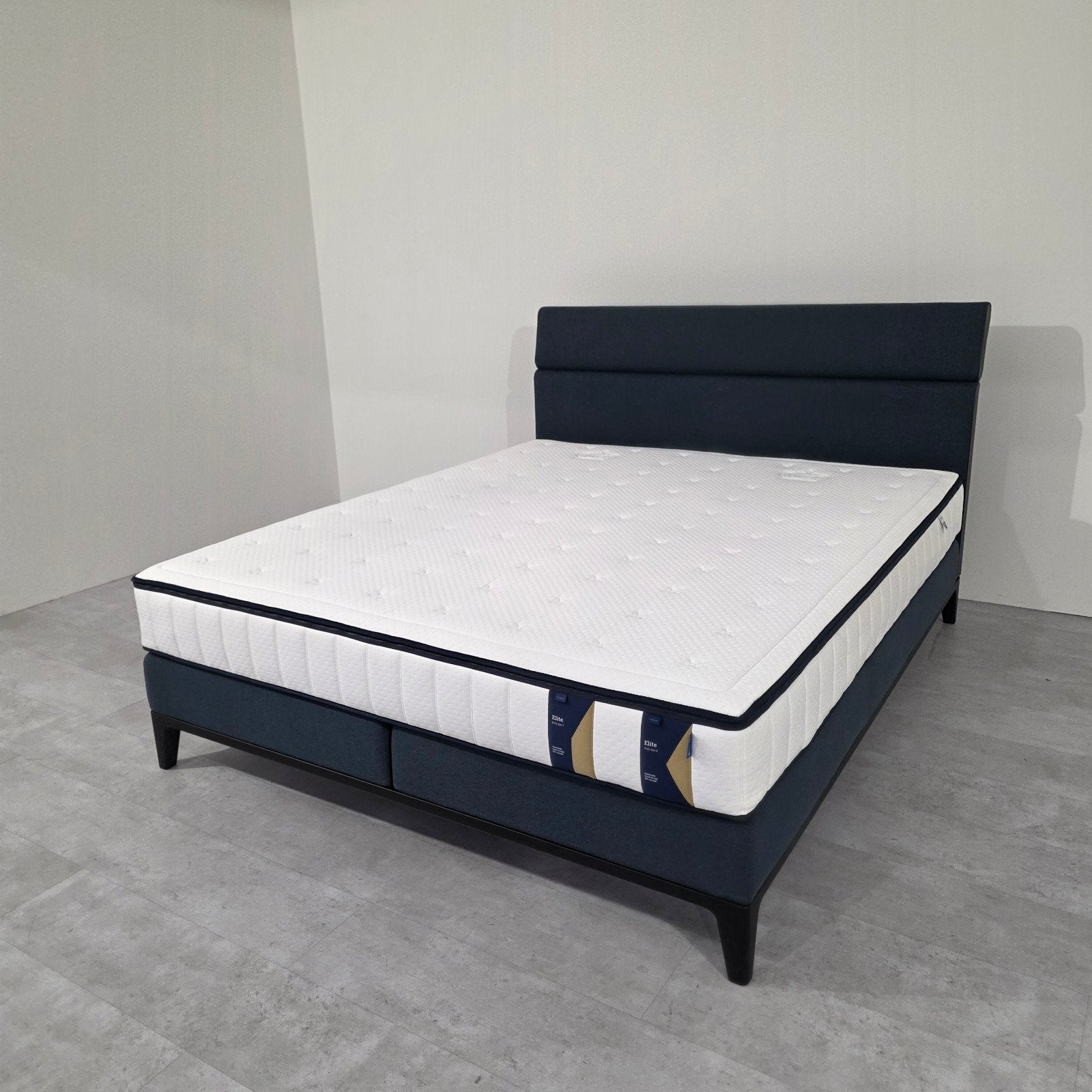 Showroom Auping Criade Boxspring 180x210 + Elite Matras, 210 cm, Tweepersoons, Ophalen of Verzenden, Zo goed als nieuw