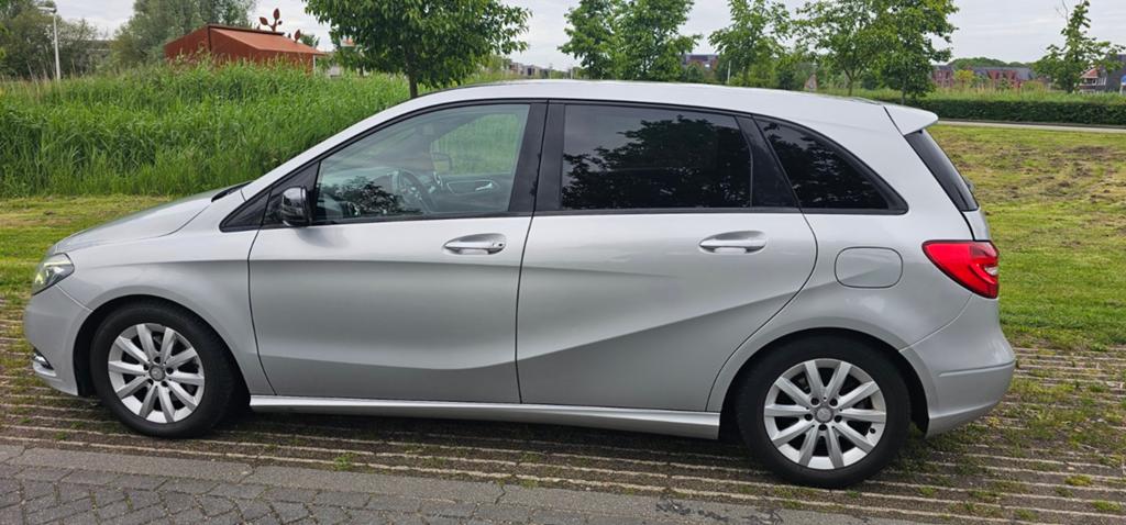 Mercedes-Benz B-Klasse  CDI B200 BE 5DRS 2013 Grijs, Auto's, Mercedes-Benz, Voorwielaandrijving, 136 pk, 4 cilinders, 1796 cc