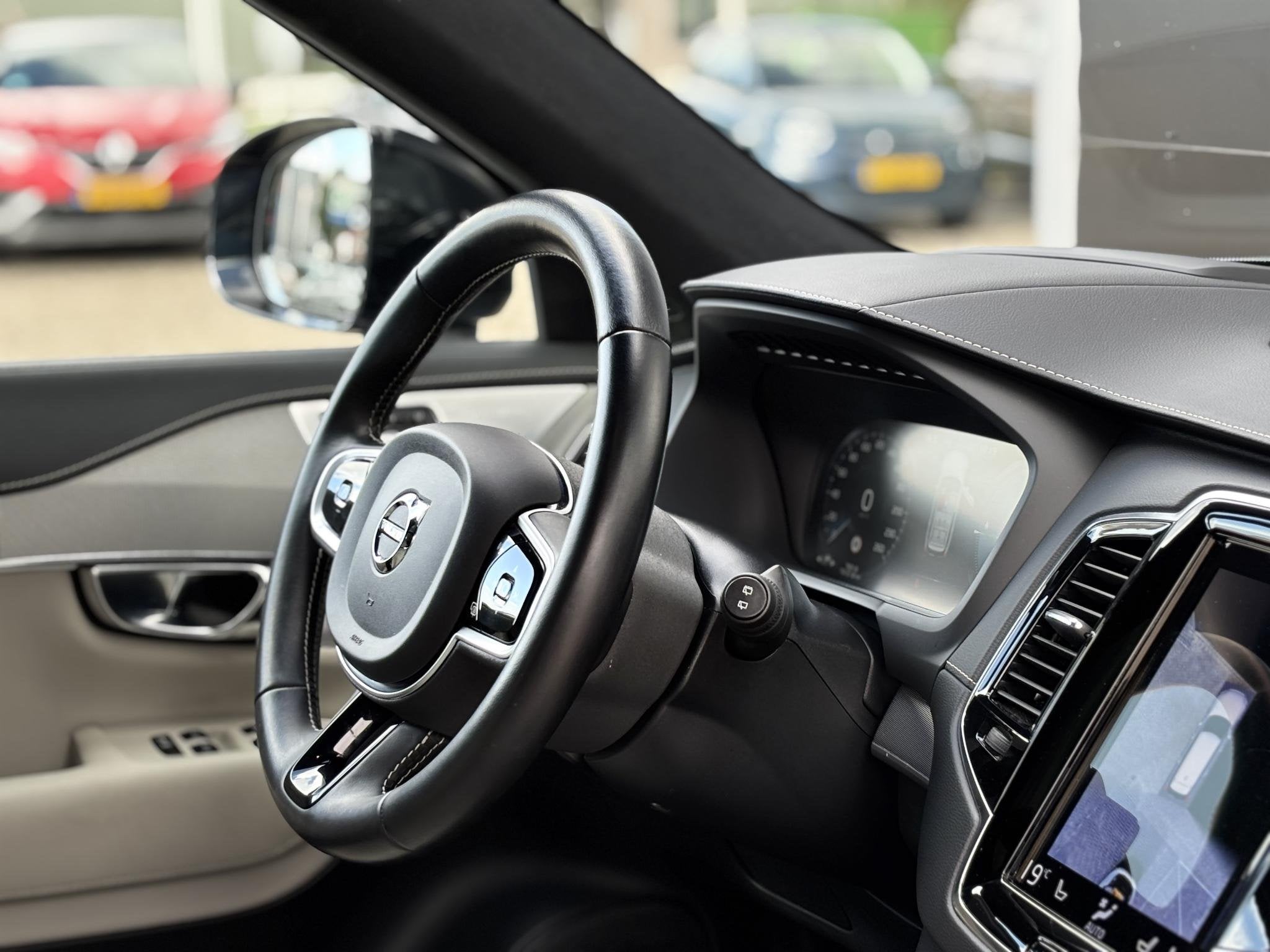 Volvo XC90 2.0 T8 Recharge AWD R-Design 7 Pers | Schuif-Kant, Euro 6, 4 cilinders, Blauw, 7 stoelen