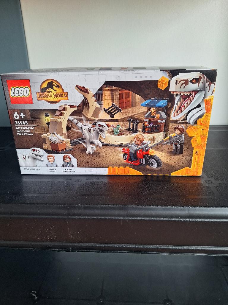 Lego Atrociraptor Bike Chase 76945 - Nieuw!, Jurassic World, Lego, Nieuw, Ophalen of Verzenden