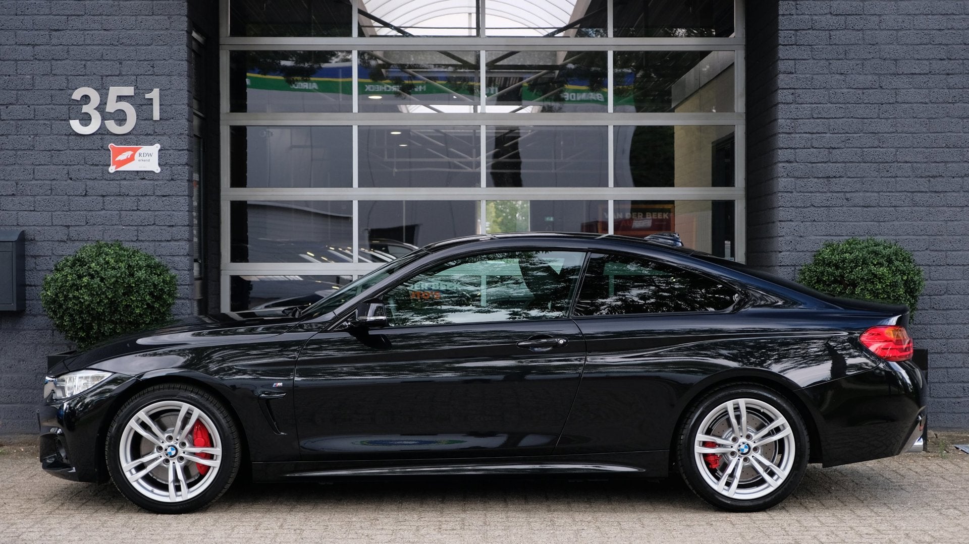 BMW 4-serie Coupé 435i M-Sport | H/K | HUD | Leder | Origin, Auto's, Automaat, Achterwielaandrijving, Zwart, 4-Serie