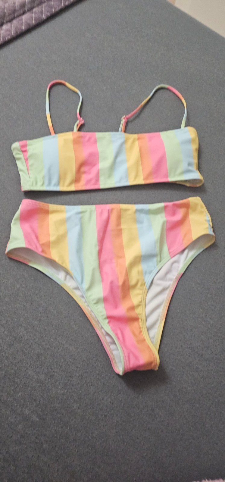 Gestreepte bikini in pastelkleuren - Maat L, Meerkleurig, Nieuw, Ophalen of Verzenden, Onbekend