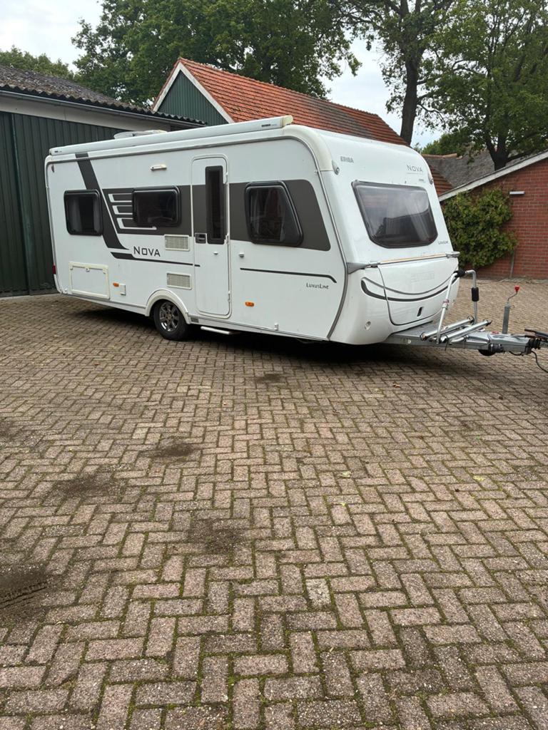 Eriba Nova Luxusline 495, Schokbreker, 2 aparte bedden, Rondzit, Particulier
