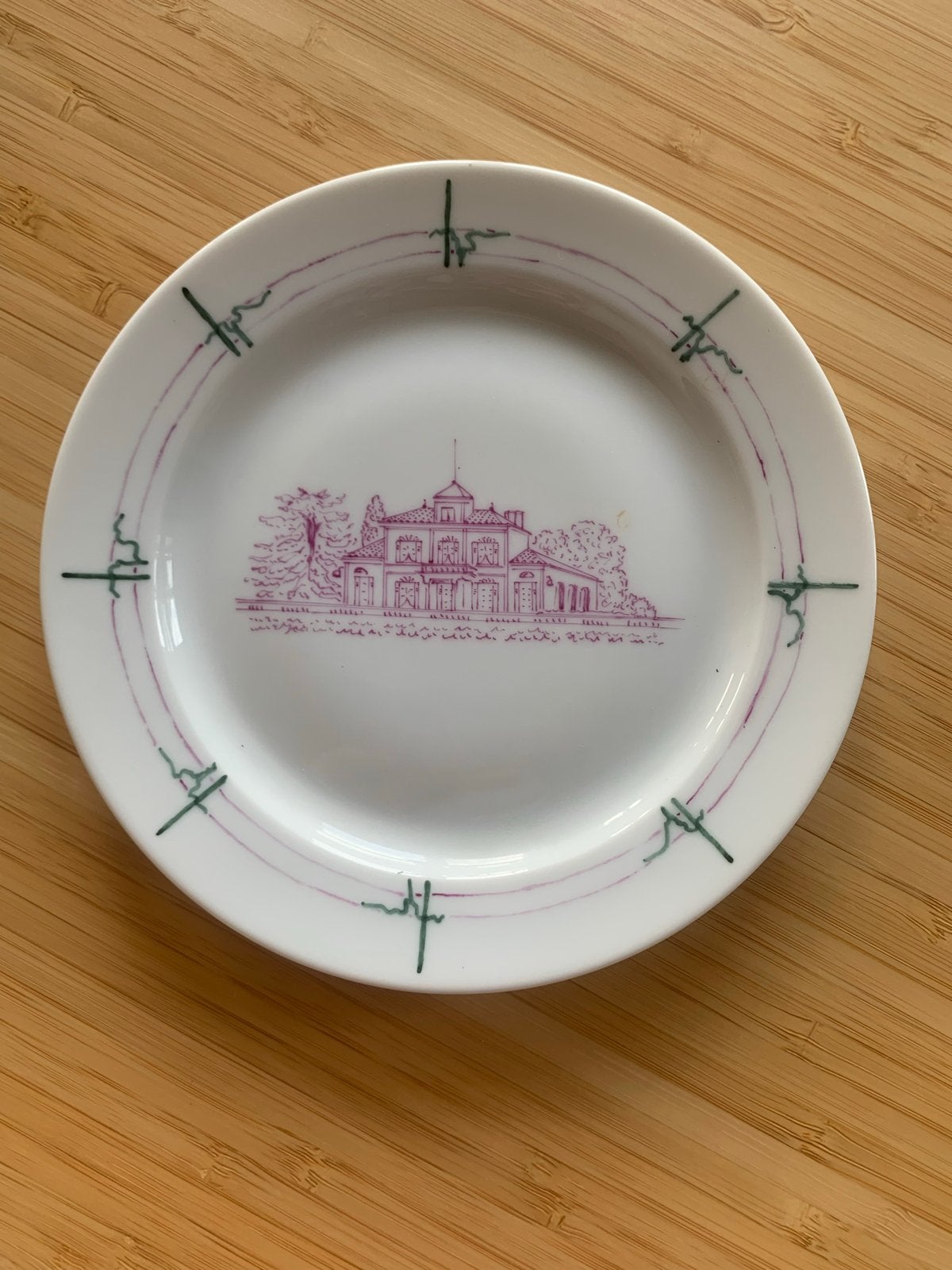 Bord 'Château Montrose' - Porcelaine de Limoges, Ophalen of Verzenden