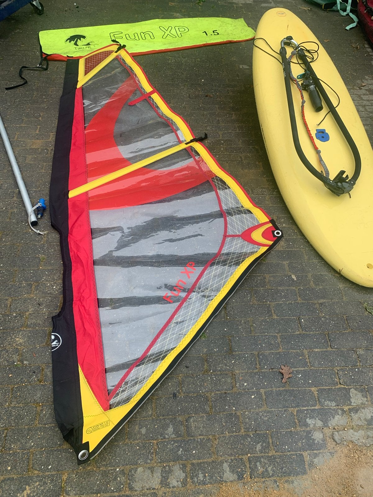 Bic MIni plank kinder surfset 2 zeilen giek bij Breda, Watersport en Boten, Windsurfen, Ophalen, 250 tot 300 cm, Gebruikt, Met giek