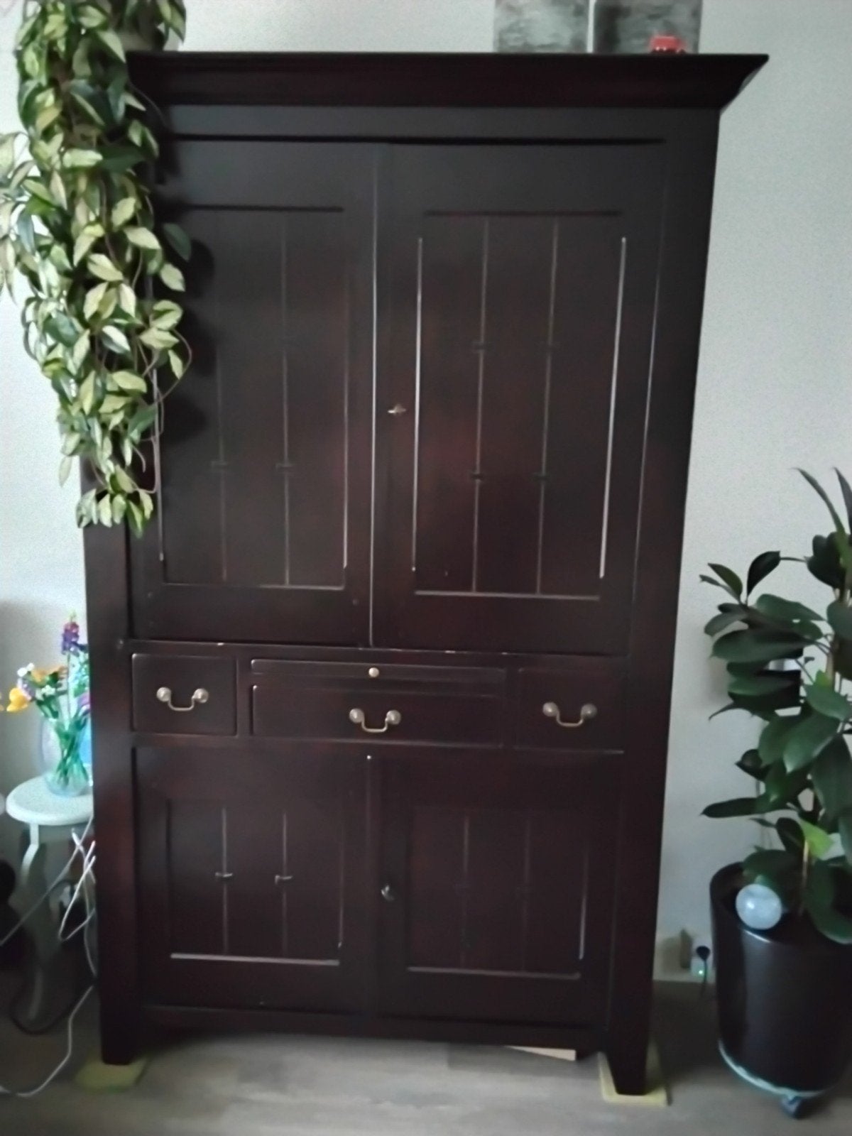 Donkerbruine kast Koloniale stijl, Ophalen, 25 tot 50 cm