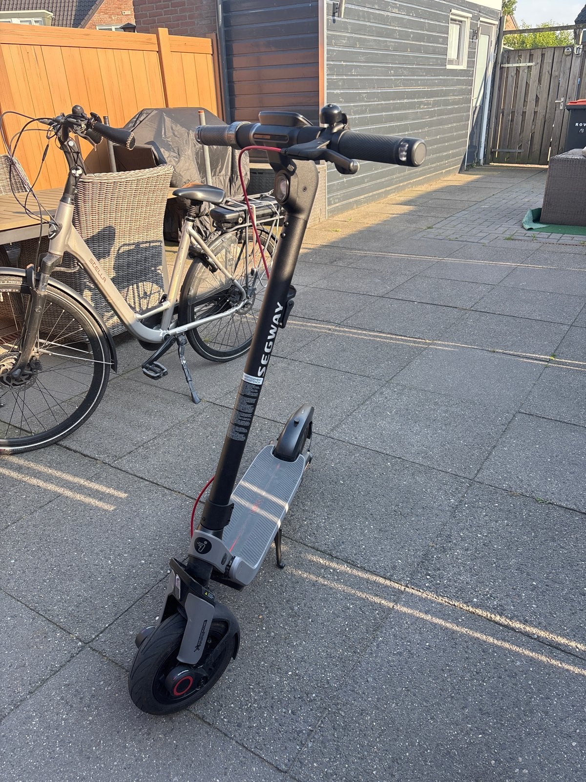 Segway Ninebot e3  - Zo goed als nieuw, Fietsen en Brommers, Steps, Ophalen of Verzenden, Zo goed als nieuw, Elektrische step (E-scooter)