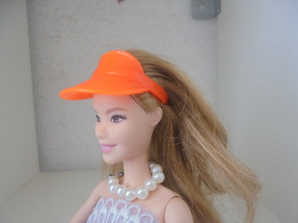 barbie zonneklep oranje nieuw, Kinderen en Baby's, Ophalen of Verzenden, Nieuw, Barbie