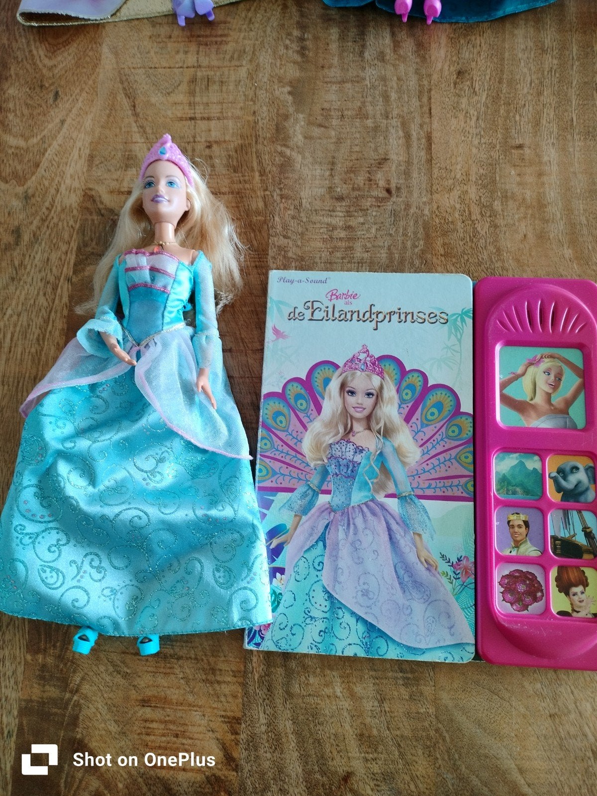 Barbie de Eilandprinses pop met geluid boek, Ophalen of Verzenden, Gebruikt, Pop