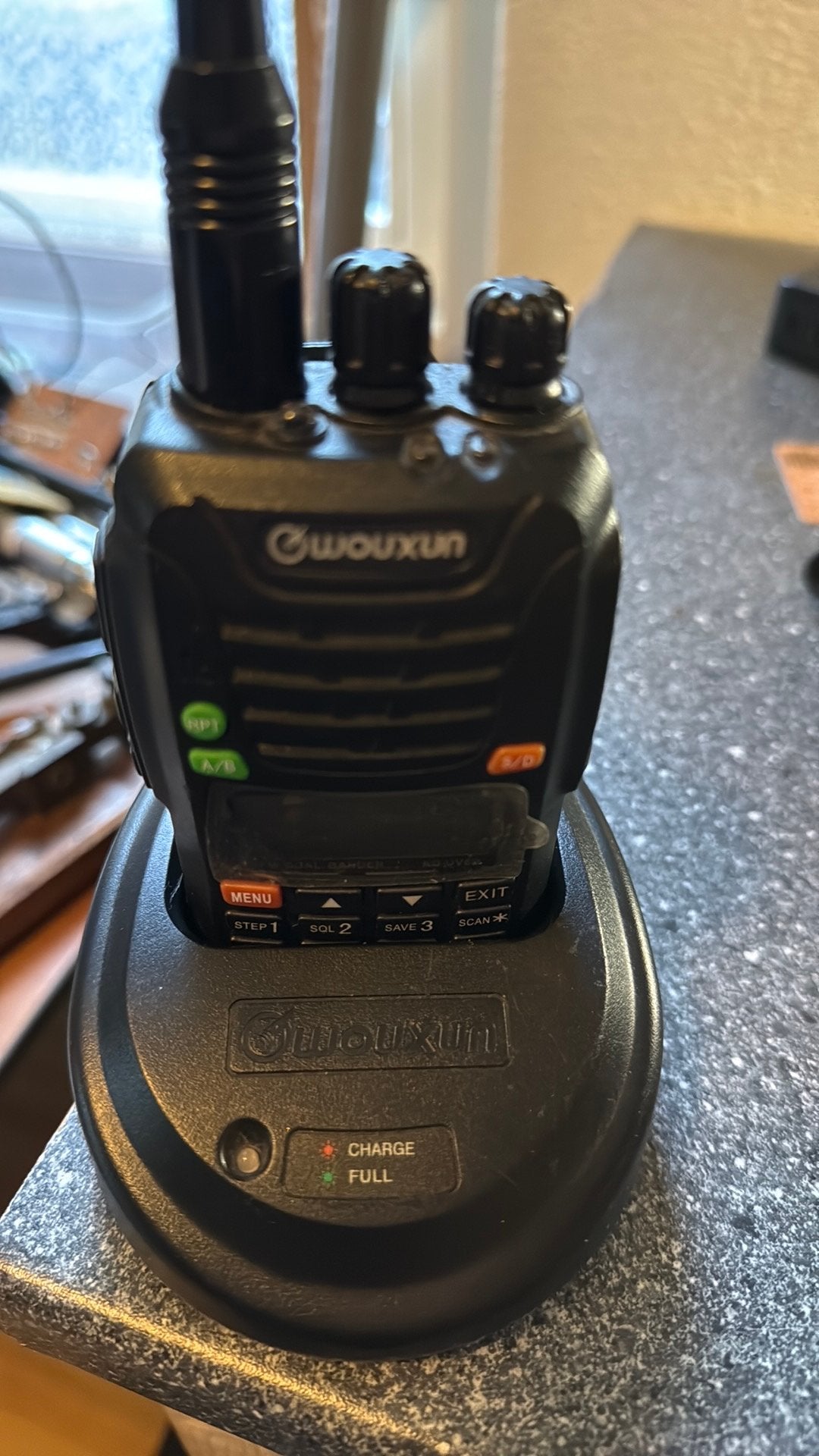 Wouxun KG-UV6D Portofoon met Nagoya NA771 antenne, Telecommunicatie, Ophalen of Verzenden, Gebruikt, 5 tot 15 km, Portofoon of Walkie-talkie