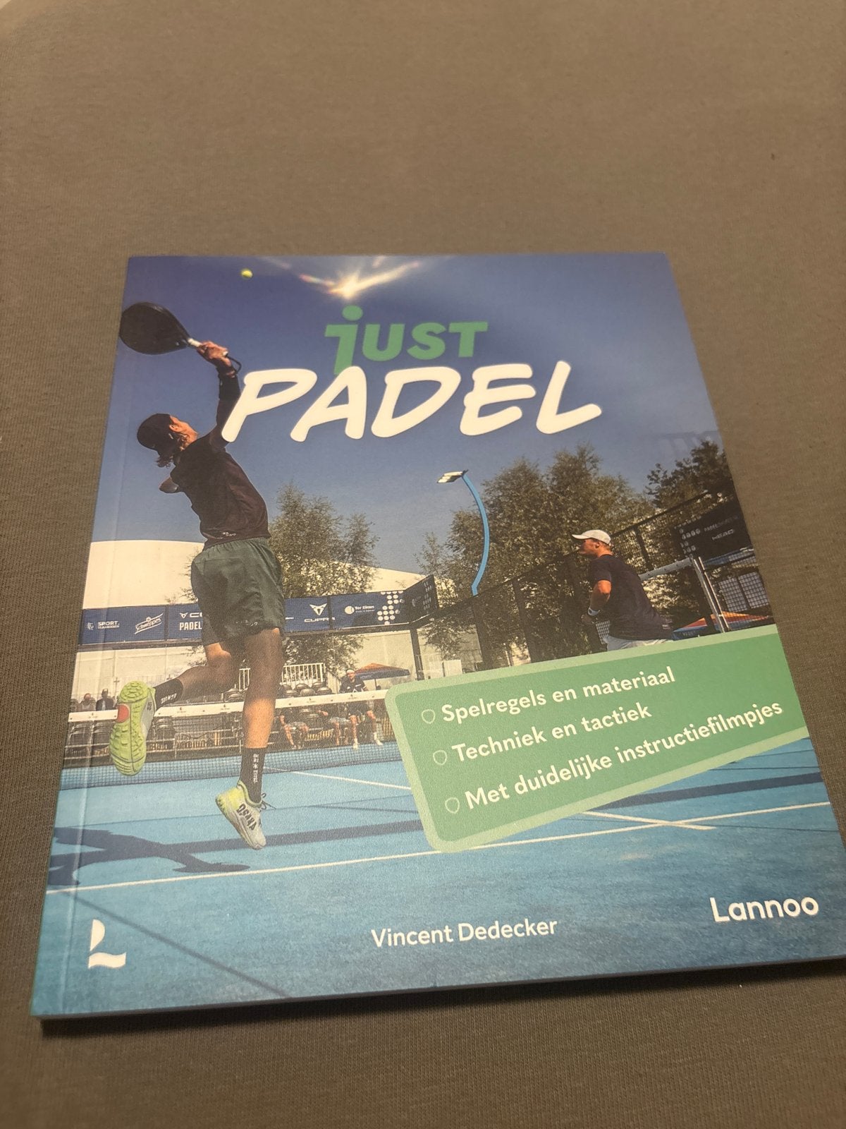Just Padel boek - Vincent Dedecker - In goede staat, Ophalen, Zo goed als nieuw, Niet van toepassing