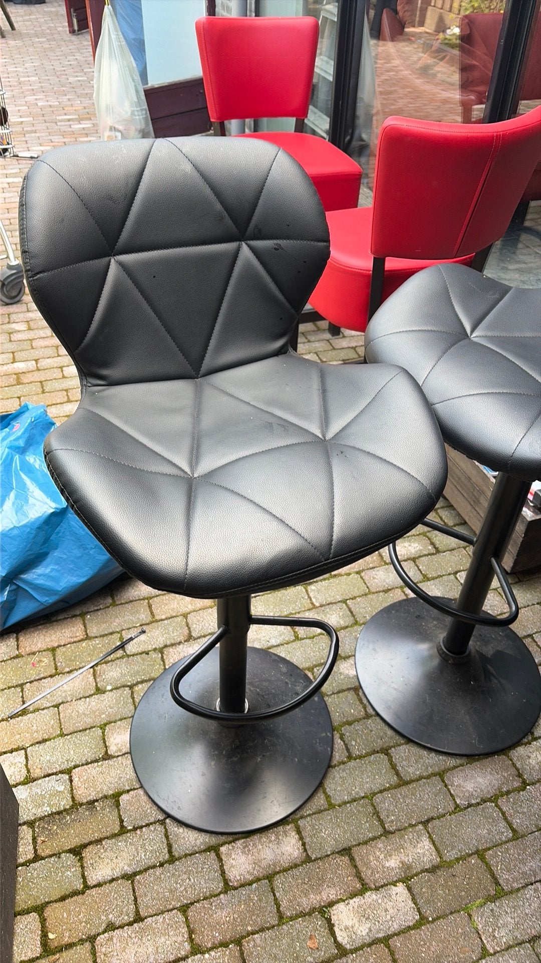 zwarte verstelbare barkrukken, Huis en Inrichting, 2 krukken, Ophalen, Zo goed als nieuw, 60 tot 90 cm