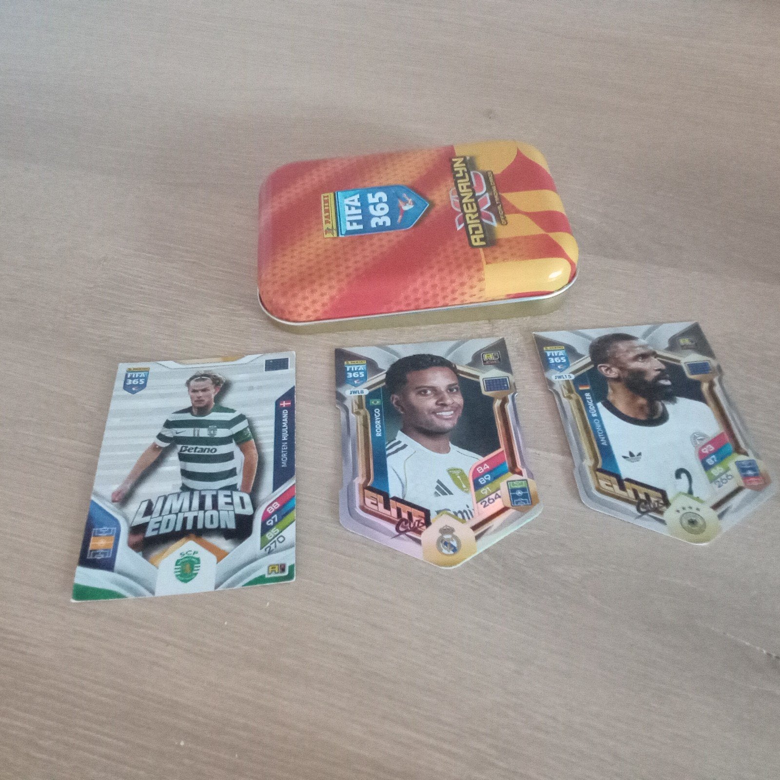 Panini FIFA 365 Adrenalyn XL Kaartjes en Blik, Verzamelen, Ophalen of Verzenden, Zo goed als nieuw, Buitenlandse clubs, Poster, Plaatje of Sticker