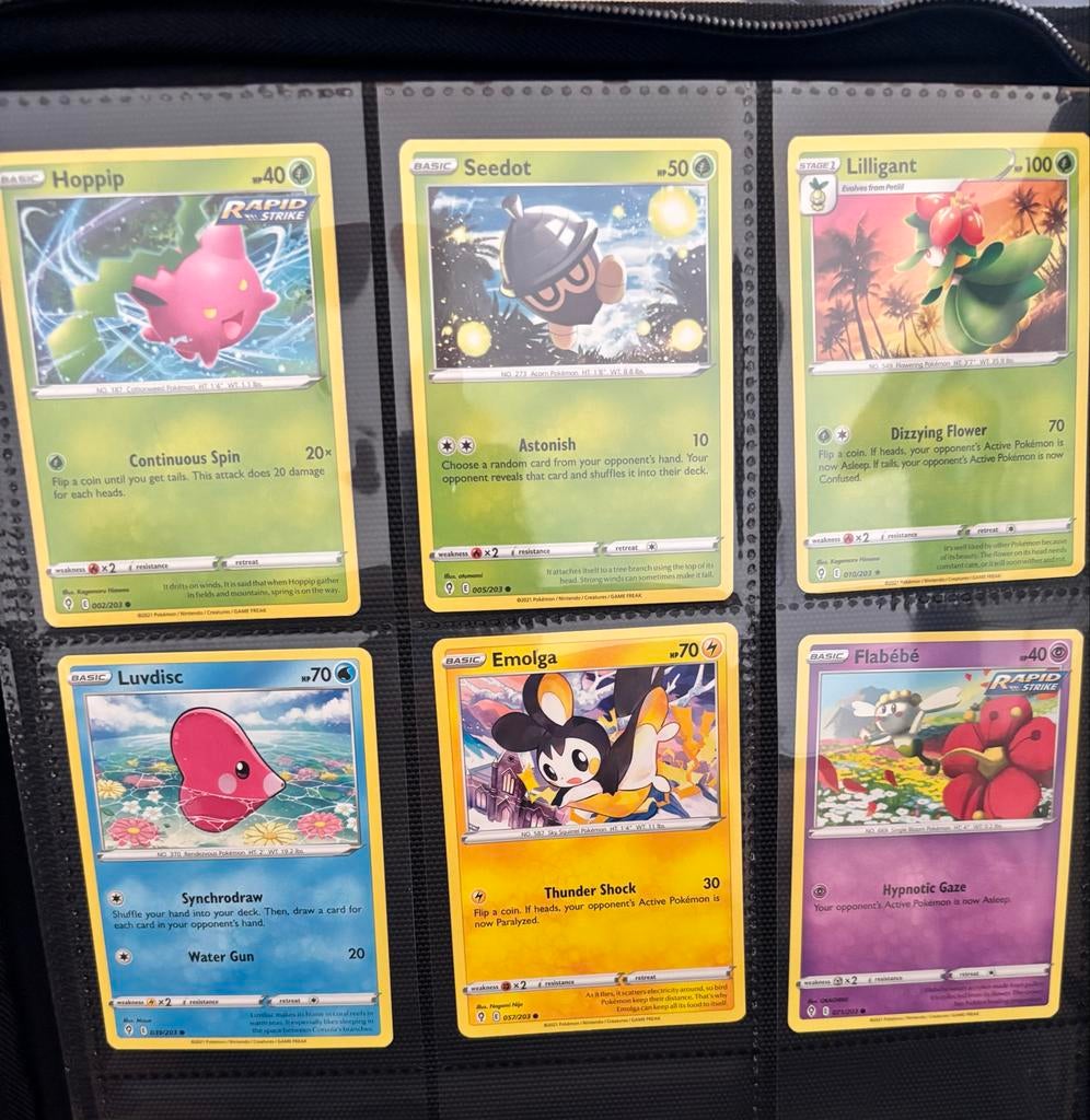 Pokémon Kaarten Evolving Skies. 12 kaarten, Ophalen of Verzenden, Zo goed als nieuw, Meerdere kaarten