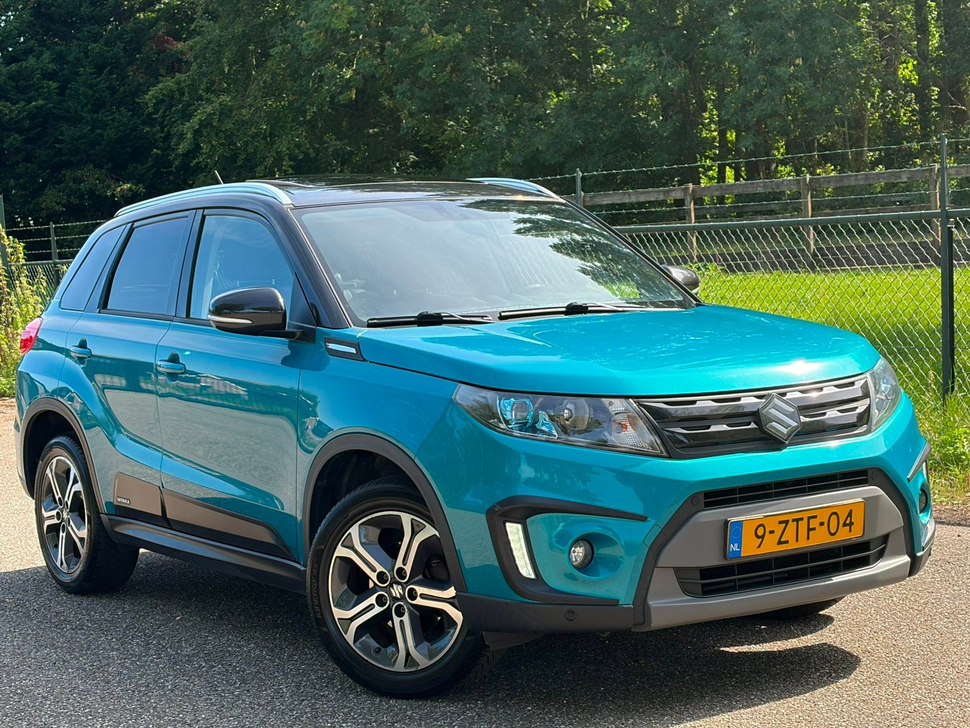 Suzuki Vitara 1.6 High Executive /Navi/Pano/Trekhaak/Camera/, Auto's, Voorwielaandrijving, Euro 6, 4 cilinders, 400 kg