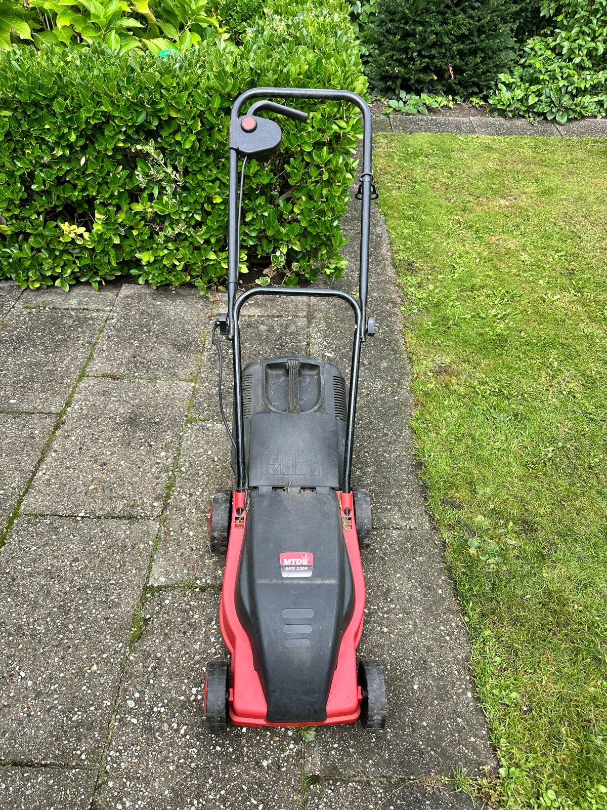 MTD Smart 32E Elektrische Grasmaaier - Compact en Krachtig, Ophalen, Cirkelmaaier, Gebruikt, Elektrische grasmaaier