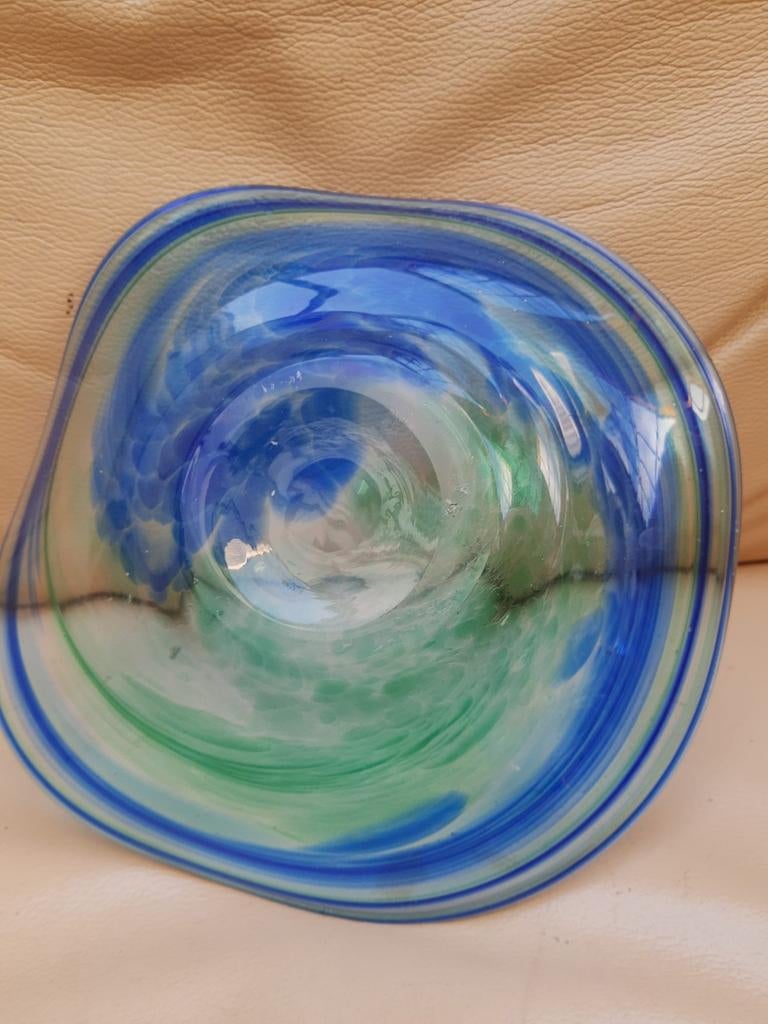 Mondgeblazen glazen schaal - Blauw/Groen spiraal design, Ophalen of Verzenden