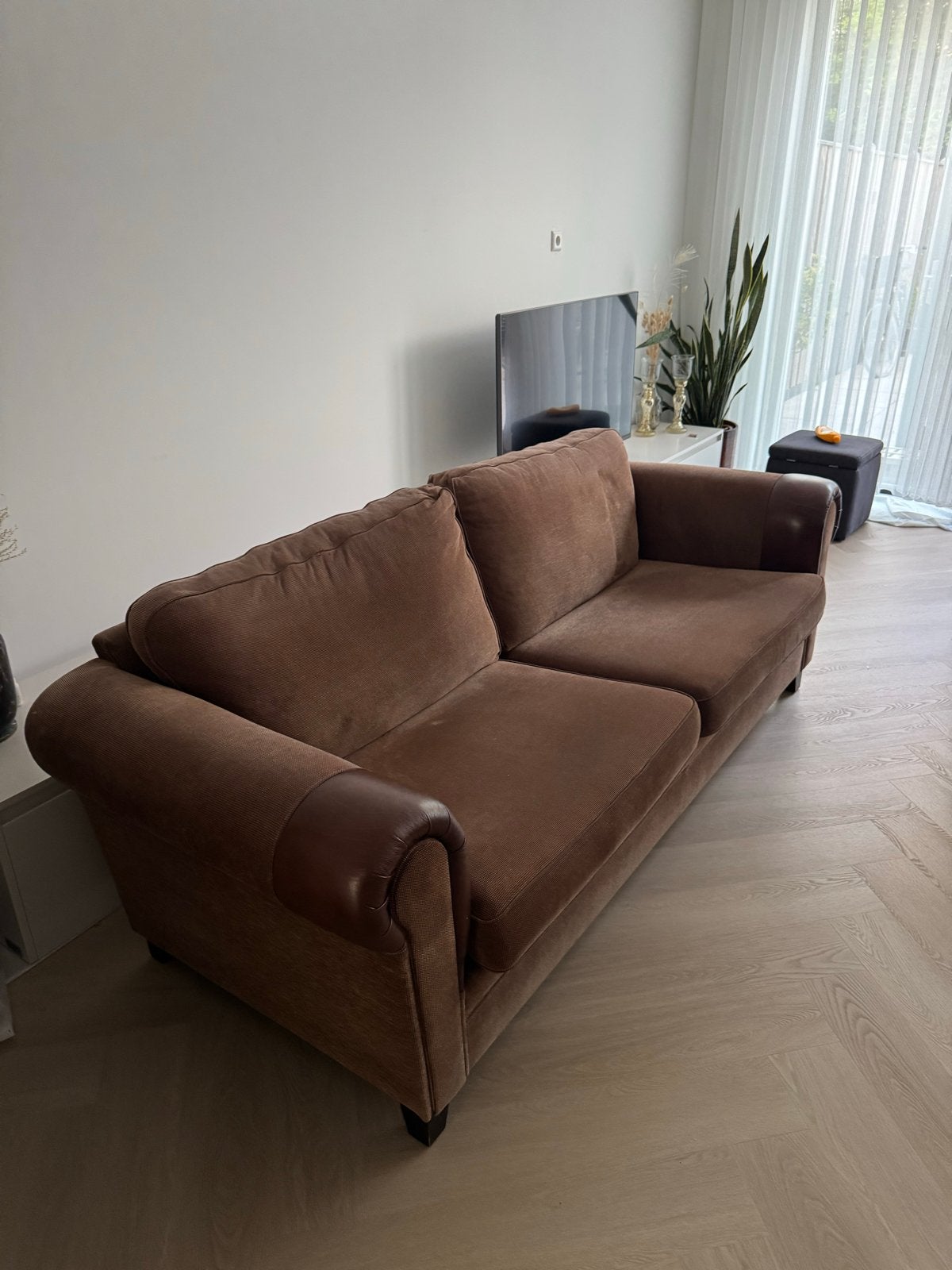 Luxe 2-zits bank bruin stof met lederen armleuningen, Ophalen, Gebruikt, Tweepersoons, 75 tot 100 cm
