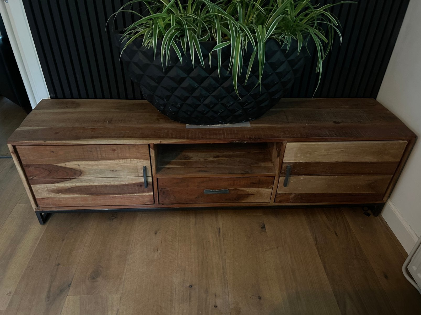 Mooi tv meubel acaciahout, Ophalen, 150 tot 200 cm, Zo goed als nieuw, Minder dan 100 cm