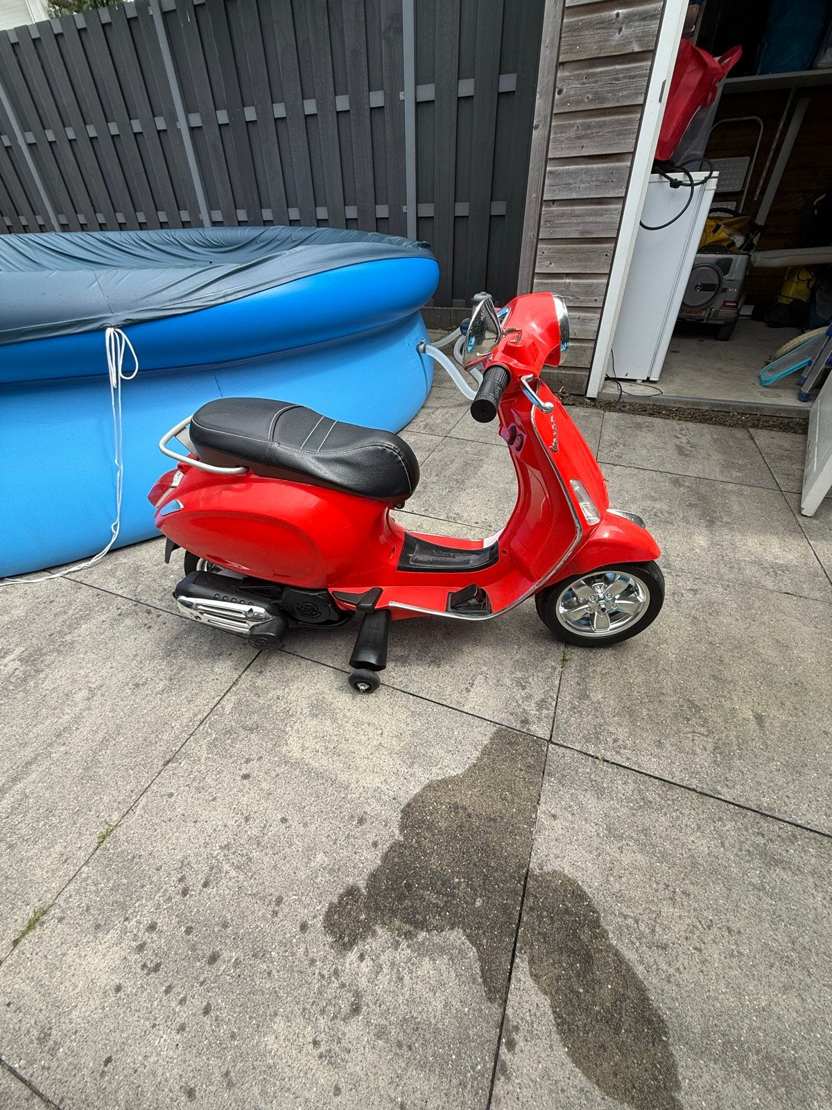 Rode Vespa elektrische scooter voor kinderen, Ophalen, Gebruikt