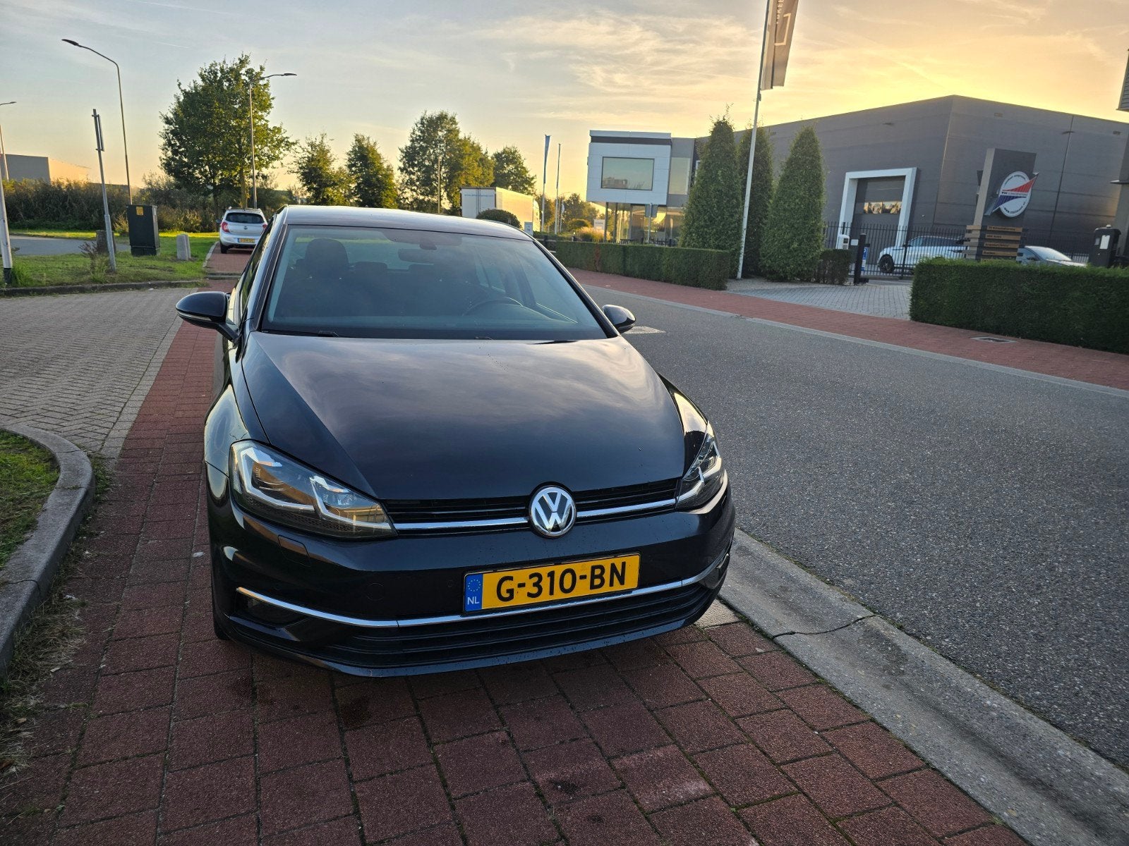 Volkswagen Golf 1.6 TDI 115pk 5D 2017 Zwart, Voorwielaandrijving, 4 cilinders, Adaptive Cruise Control, Alcantara