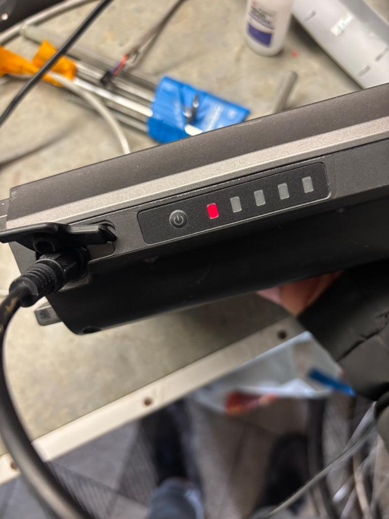Defecte Vogue Apollo 468Wh E-bike accu - stopt met laden, Ophalen, Gebruikt