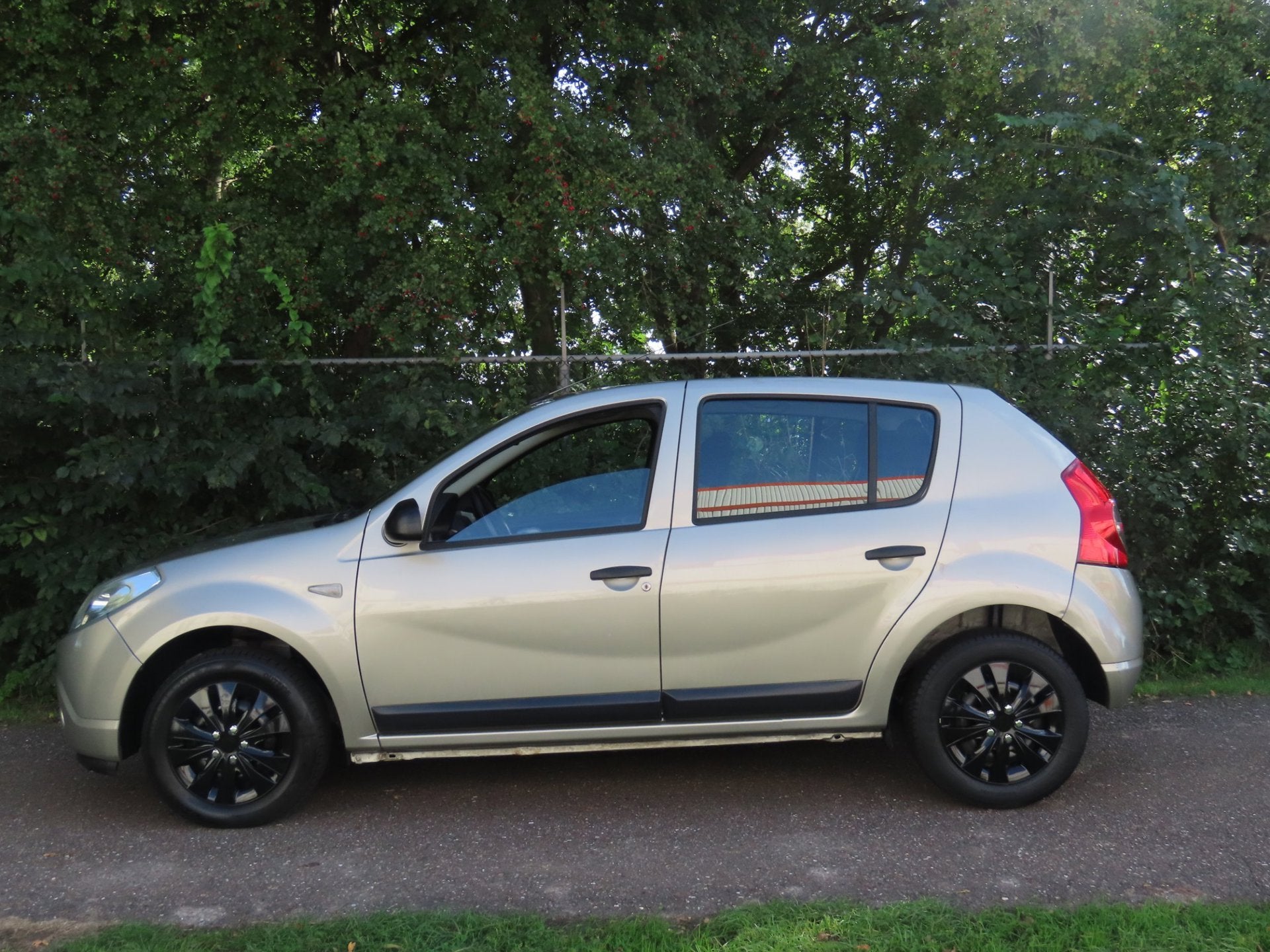 Dacia Sandero 1.2 Ambiance *Airco ! *4 Nieuwe banden !, Auto's, Voorwielaandrijving, Stof, Gebruikt, Origineel Nederlands