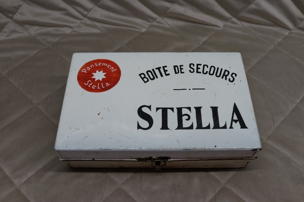 Prachtige vintage STELLA emaille EHBO-koffer verbandtrommel, Ophalen of Verzenden