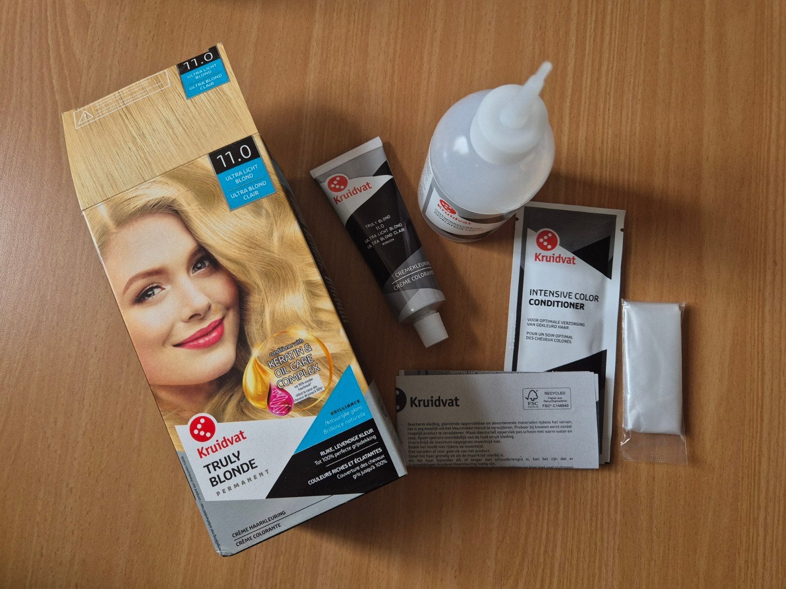 Kruidvat Truly Blonde Permanente Haarkleuring 11.0, Sieraden, Tassen en Uiterlijk, Ophalen of Verzenden, Nieuw, Overige typen