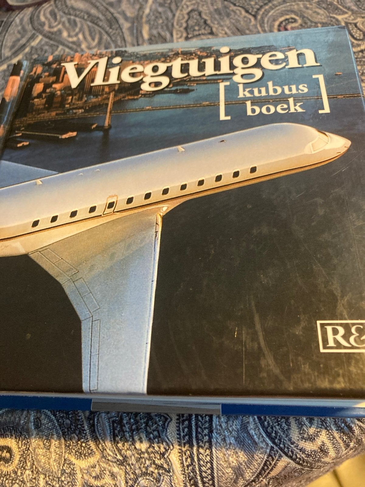 Vliegtuigen Kubus Boek - R&L Uitgeverij, Ophalen of Verzenden, Gelezen, Overige onderwerpen