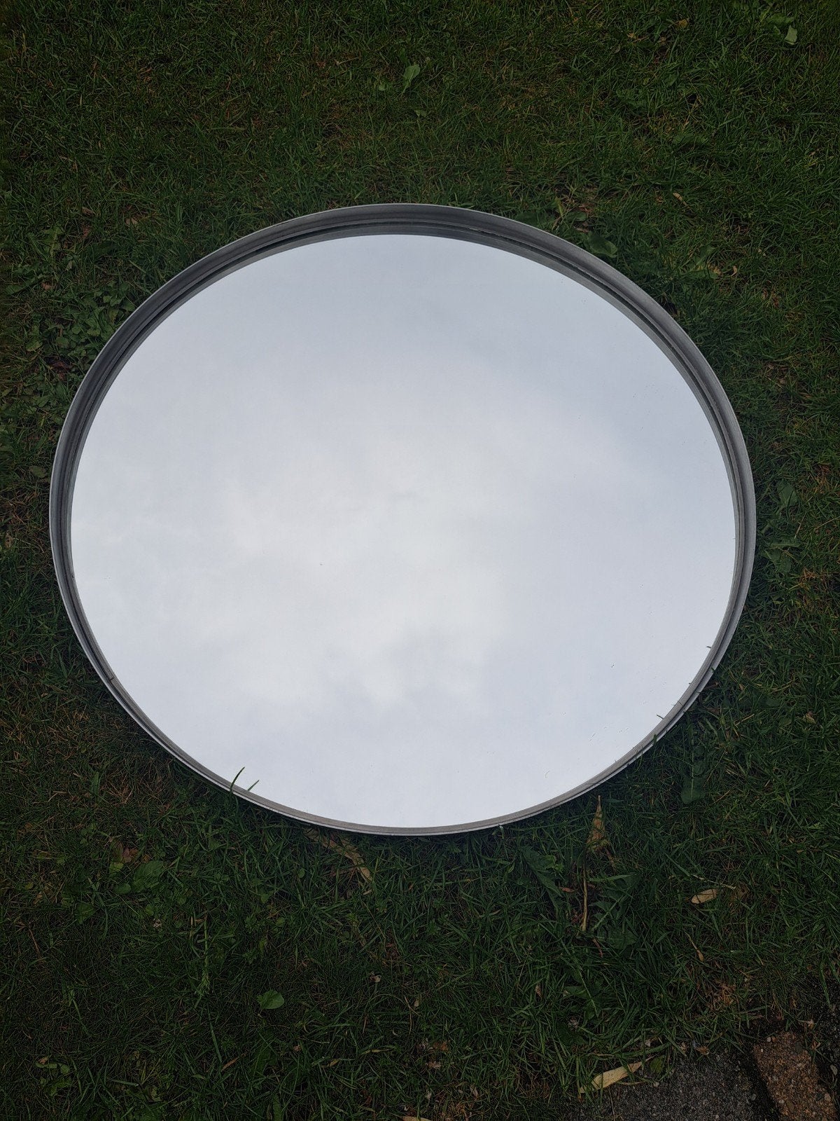 Ikea Grundtal spiegel rond 70 cm, Huis en Inrichting, Rond, Ophalen of Verzenden, Zo goed als nieuw, Minder dan 100 cm