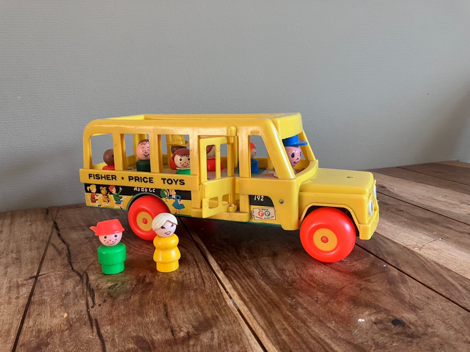 Fisherprice Fisher Price schoolbus met 9 poppetjes vintage, Kinderen en Baby's, Speelgoed | Fisher-Price, Ophalen, Gebruikt, Auto of Voertuig