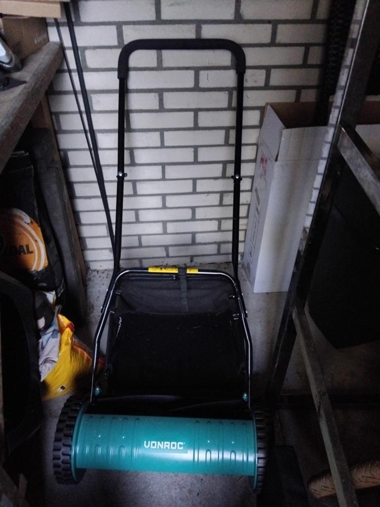 VONROC Handgrasmaaier ~ relatief Nieuw, Tuin en Terras, Grasmaaiers, Gebruikt, Handgrasmaaier, 40 t/m 49 cm, Kooimesmaaier, Opvangzak