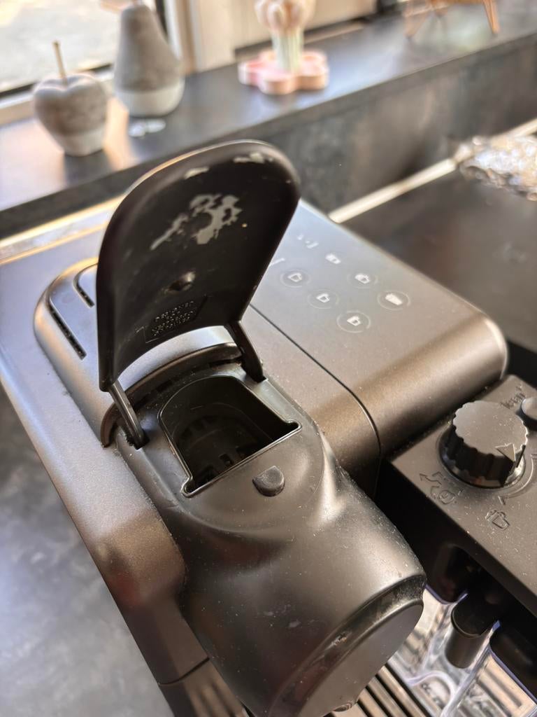 Nespresso Delonghi met defect werkt verder prima, Witgoed en Apparatuur, Koffiezetapparaten, Ophalen, Koffiepads en cups, Gebruikt