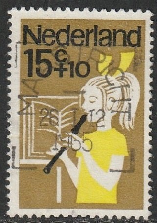 Nederland 1964 832 Kind 15c Blokfluit, Gest Maastricht, Ophalen of Verzenden, Na 1940, Gestempeld