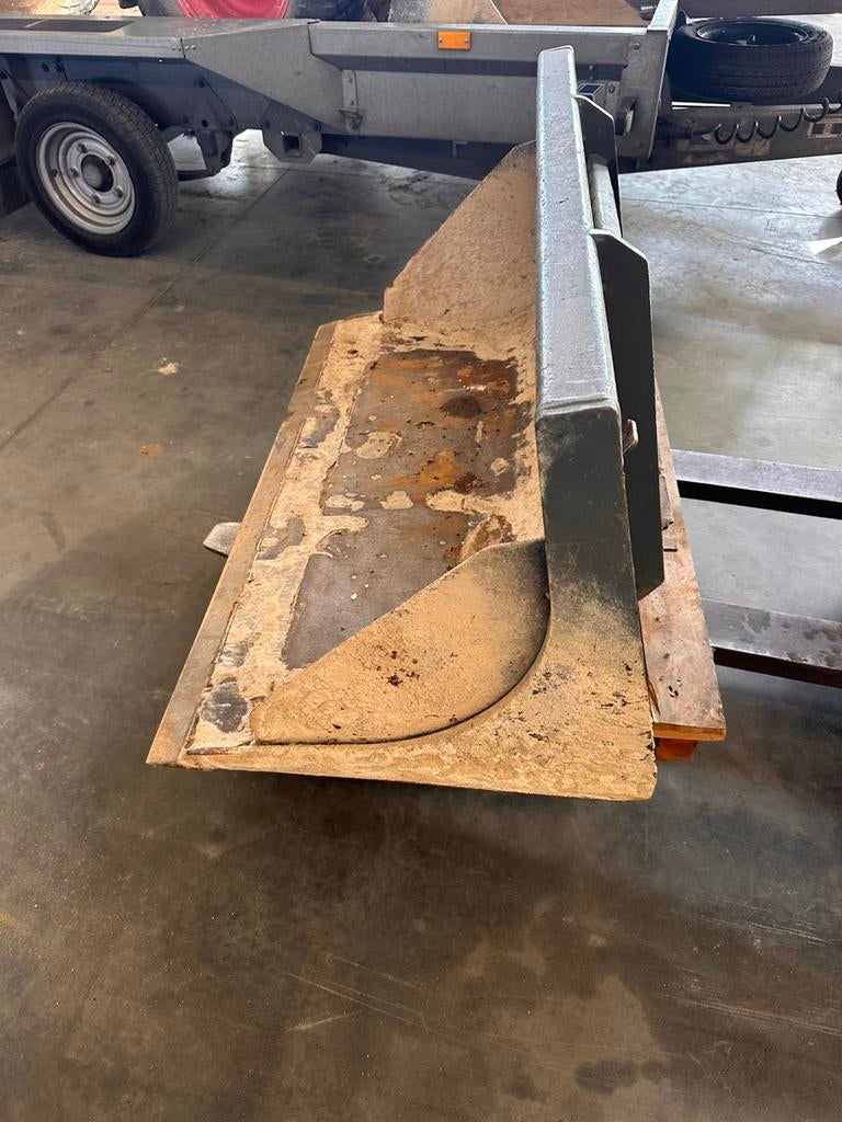 Knikmops 130 puinbak, Ophalen of Verzenden