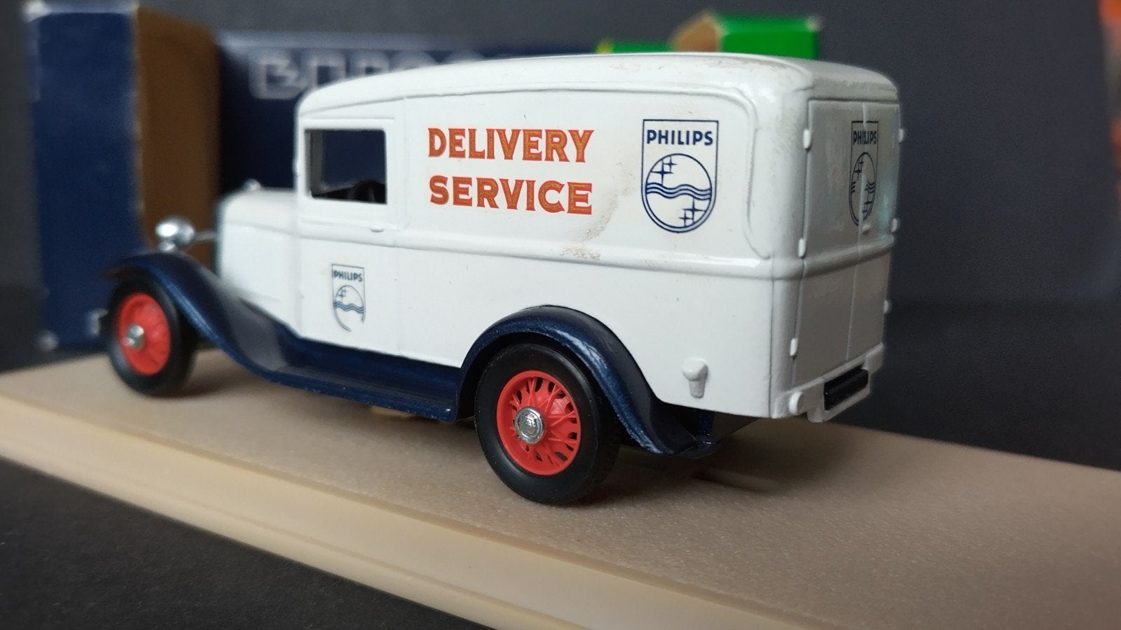 Ford V8 Philips delivery service 1:43 Eligor Pol, Overige merken, Auto, Verzenden, M