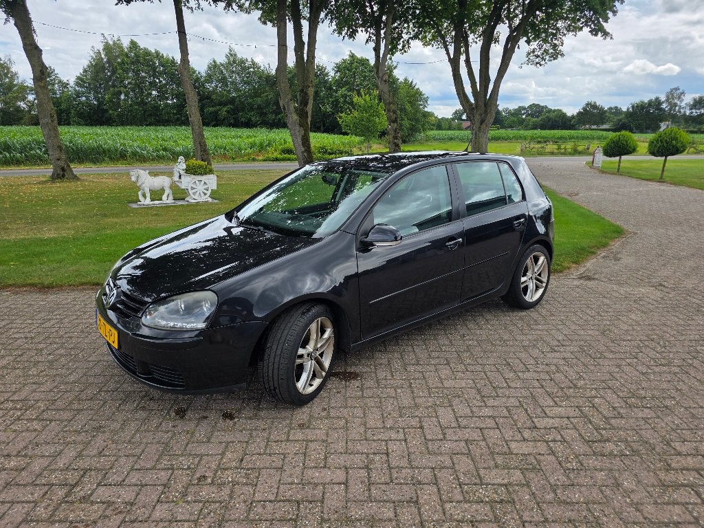 Volkswagen Golf 1.6 75KW 5D AUT 2006 Zwart, Auto's, Volkswagen, Stof, Zwart, 4 cilinders, Electronic Stability Program (ESP)