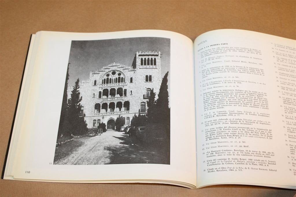 Joan Rubió i Bellver — Gaudinismo Architectuur 1975, Ophalen of Verzenden, Gelezen, Architecten