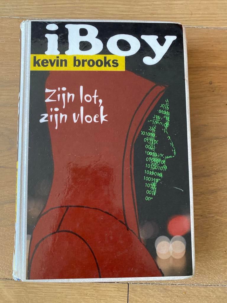 iBoy - Kevin Brooks (Jeugdthriller), Ophalen of Verzenden, Gelezen, Nederland