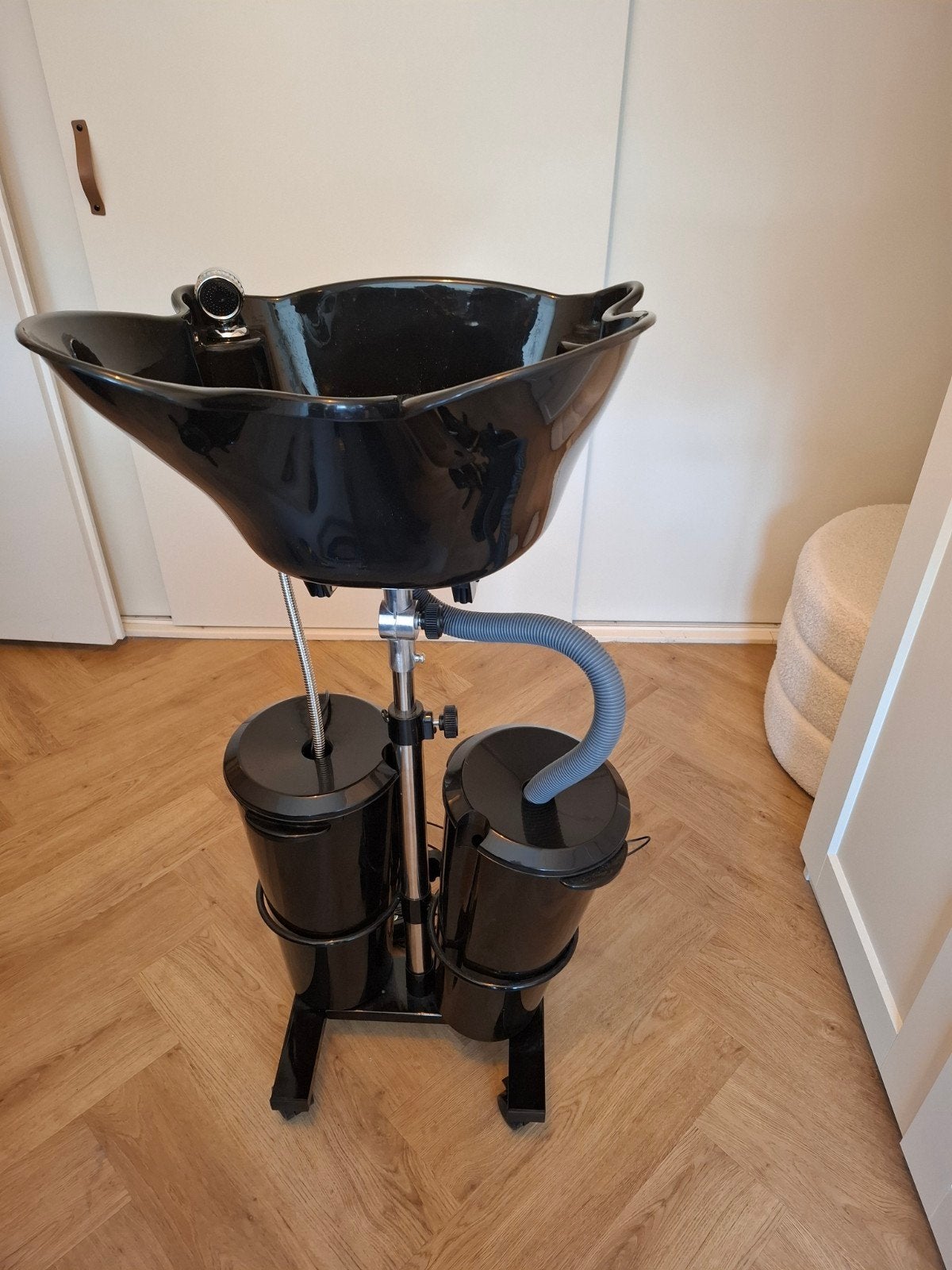 Vevor kapperswastafel, wasbak met elektrische pomp (zgan), Ophalen, Zo goed als nieuw