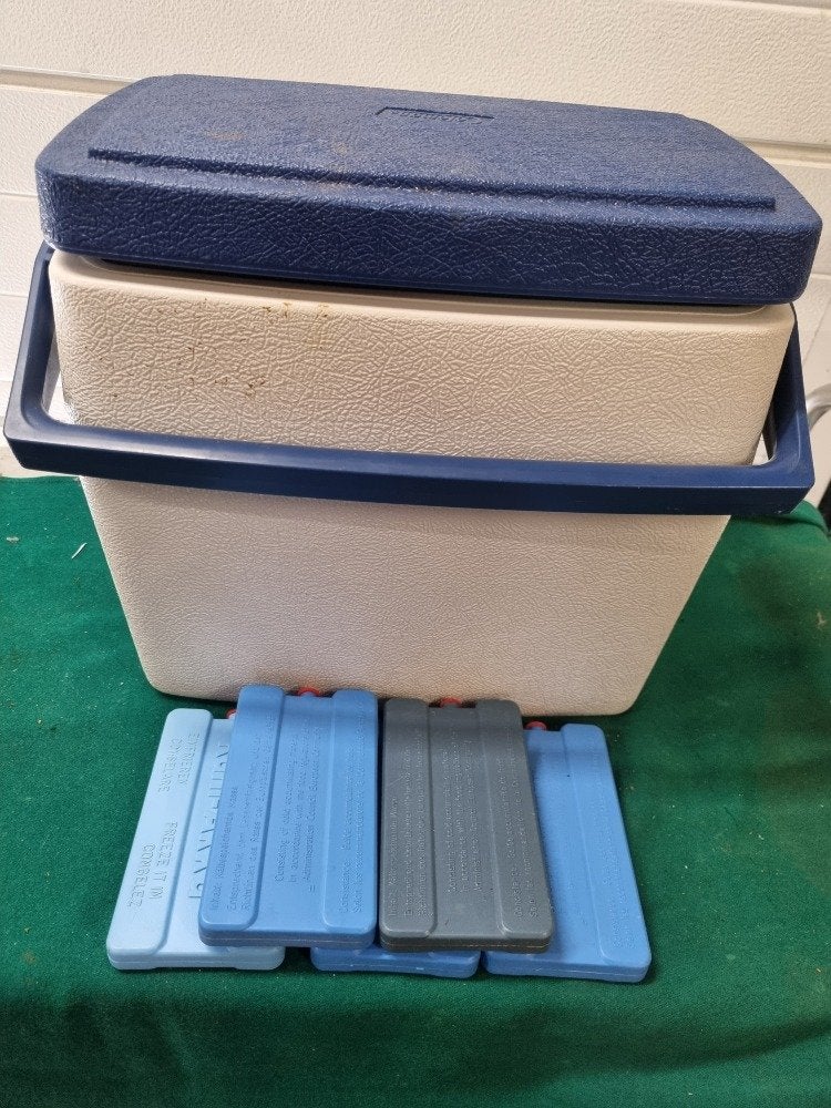 koelbox coleman wit blauw met elementen, Ophalen of Verzenden, 'T Olde Gre-j, Info@toldegrej.nl, Endepoelstraat 20f Didam