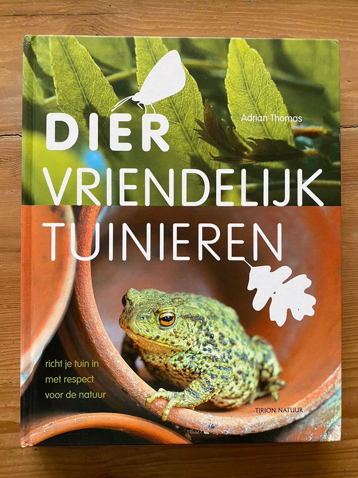 Diervriendelijk tuinieren - Adrian Thomas, Ophalen of Verzenden, Gelezen