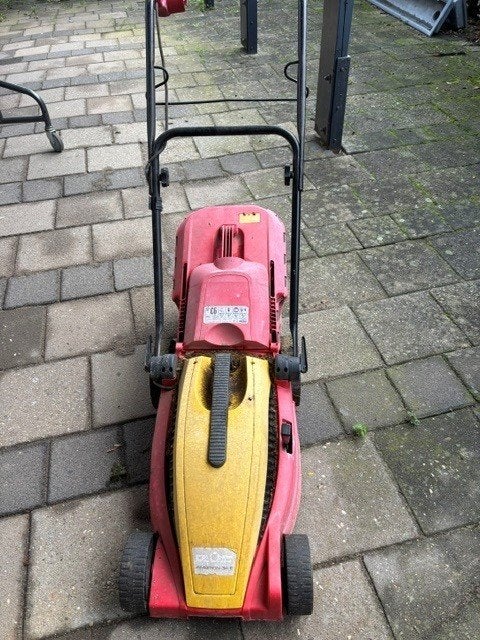 Wolf grasmaaier, breed 34 cm en Wolf Verticuteermachine, Tuin en Terras, Ophalen, Cirkelmaaier, Gebruikt, Elektrische grasmaaier