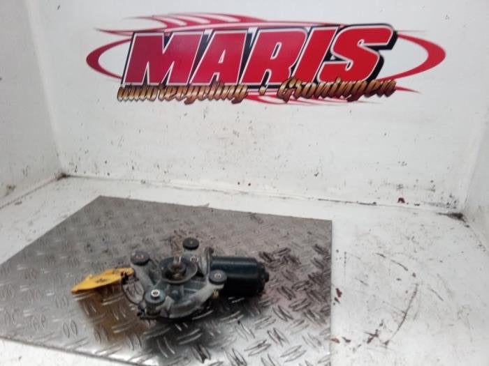 Ruitenwissermotor voor van een Mazda 323F, Gebruikt, -, -, Ophalen of Verzenden
