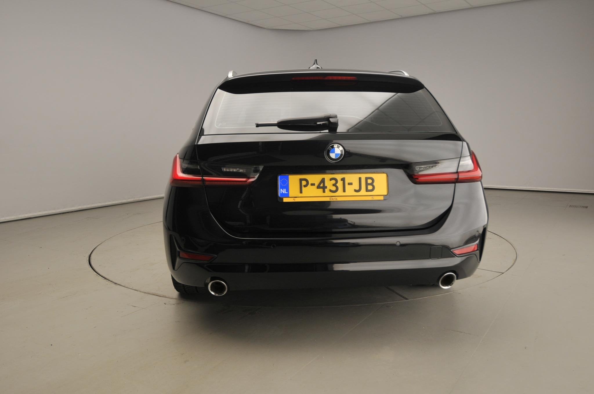 BMW 3 Serie Touring 318i Handbak !| LED | Leder | Navigatie, Gebruikt, Automatische klimaatregeling, Zwart, Handgeschakeld
