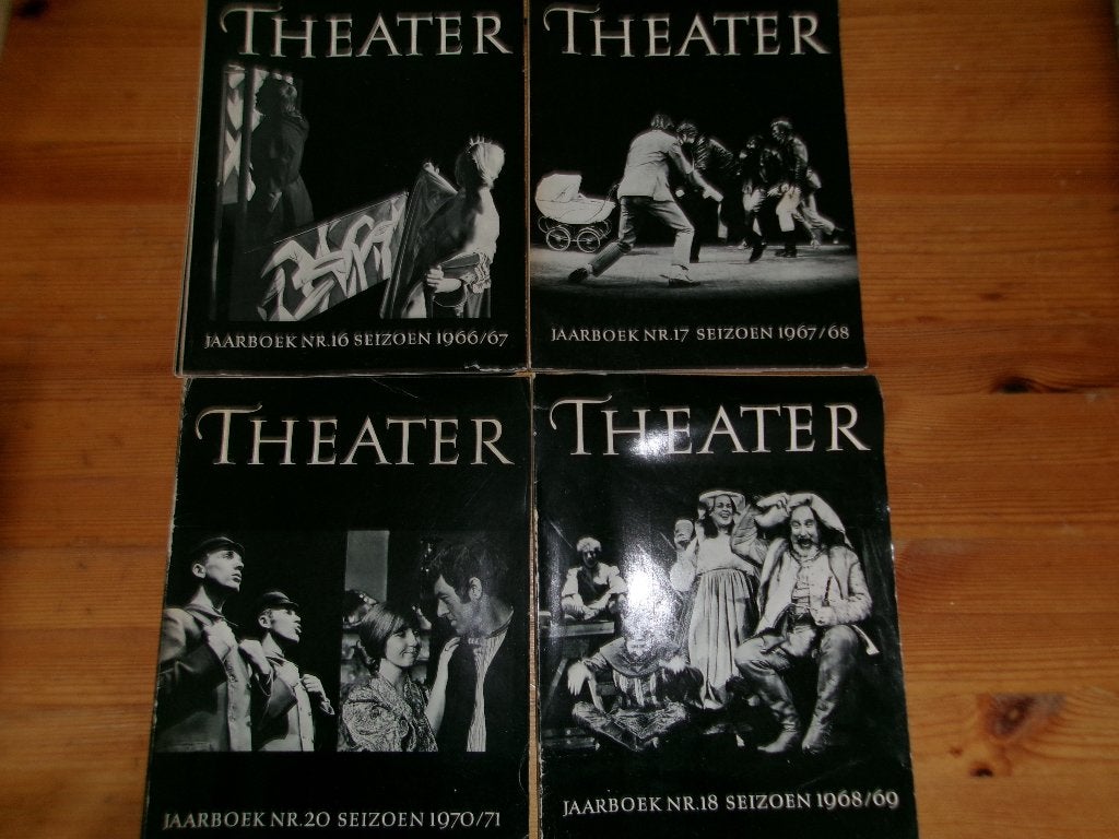 Theater jaarboeken - 1966 t/m 1971 4x, Ophalen of Verzenden, Gelezen, Overige onderwerpen