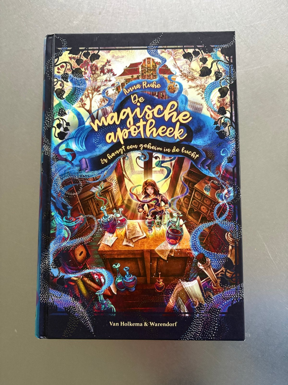 De Magische apotheek - Er hangt een geheim in de lucht, Ophalen of Verzenden, Zo goed als nieuw, Anna Ruhe