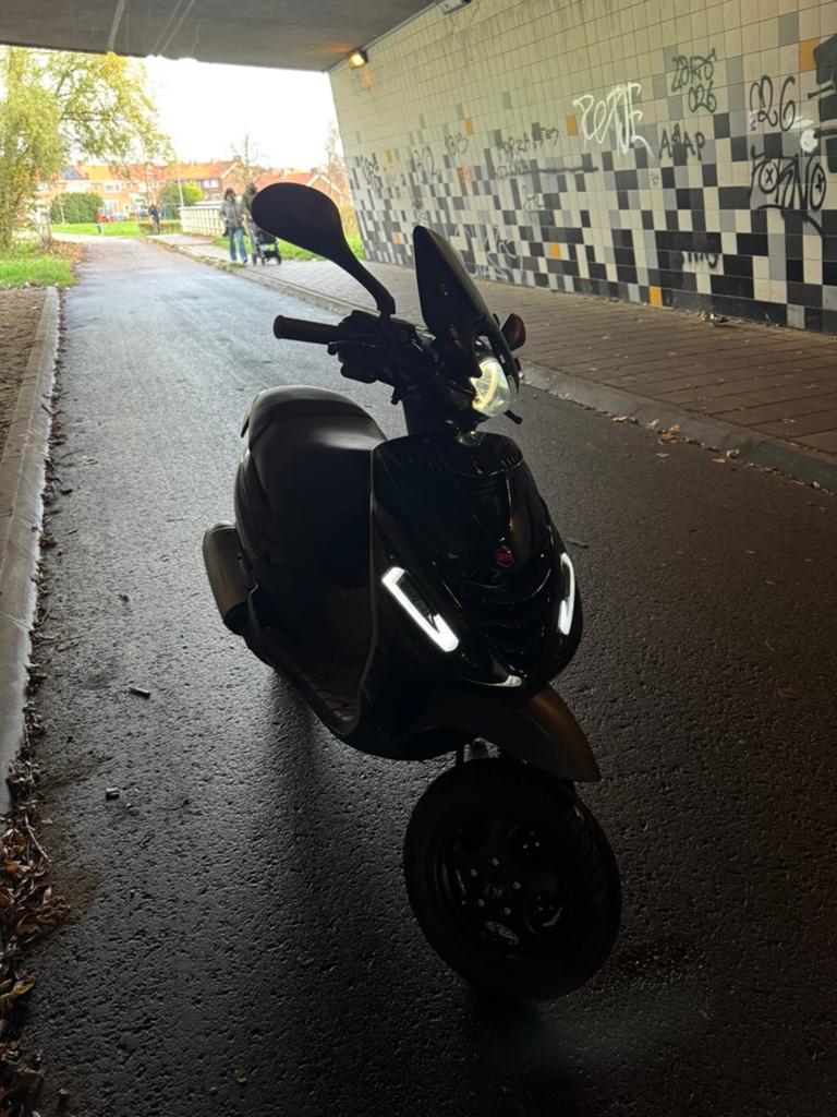 Zip A1 172cc Ac, Ophalen, Zo goed als nieuw, Zip