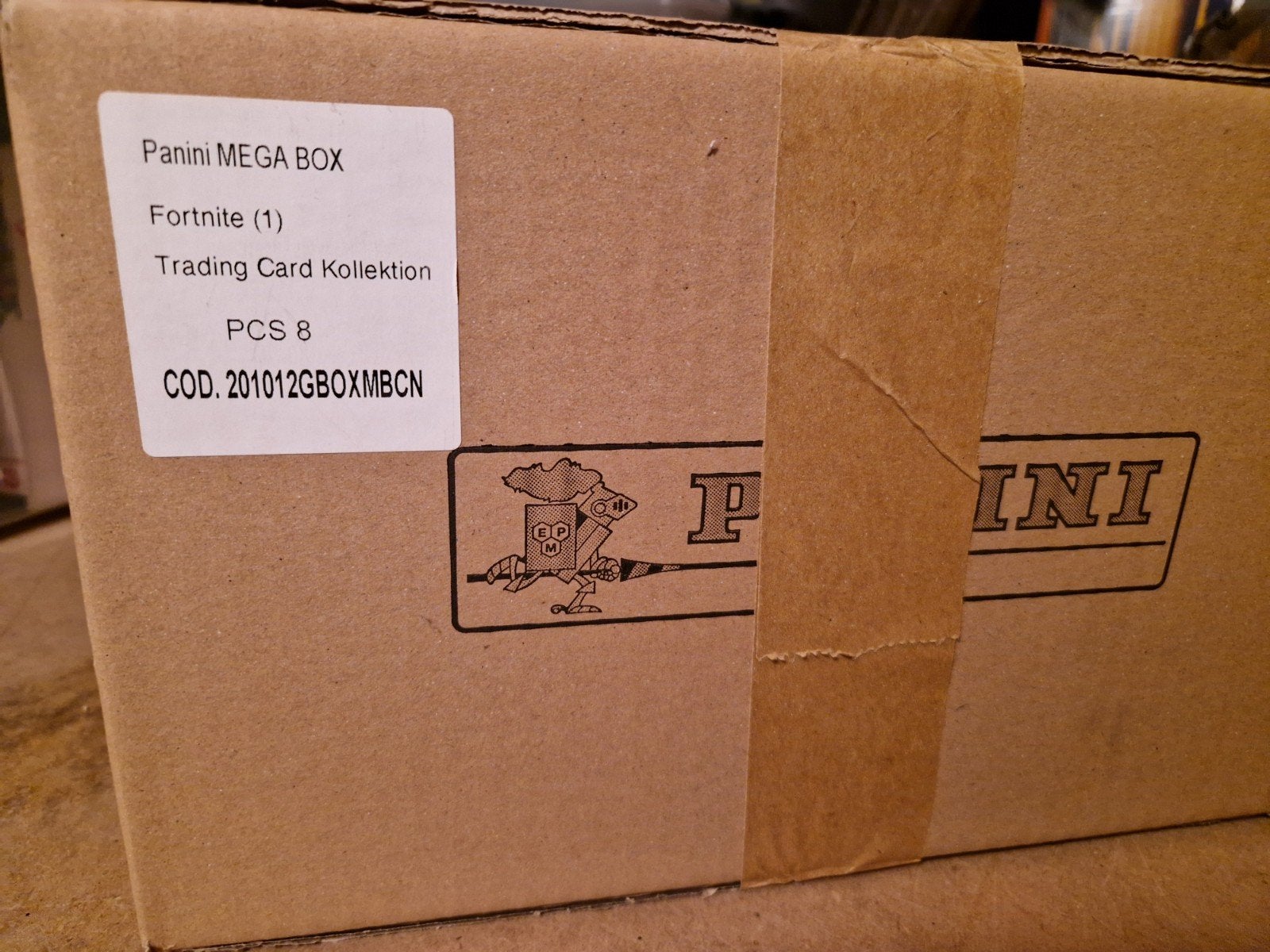 Case panini fortnite series 1 mega box, Ophalen of Verzenden, Zo goed als nieuw, Boosterbox